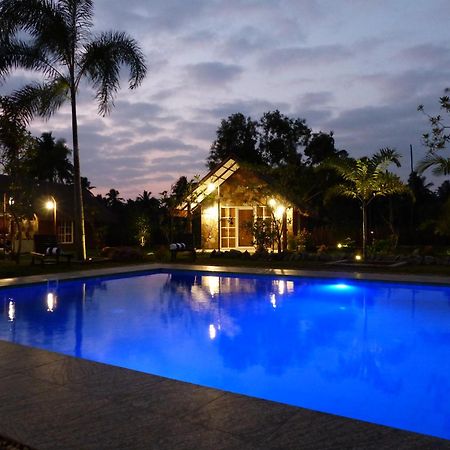 Coco Village Hotel Chilaw Bagian luar foto