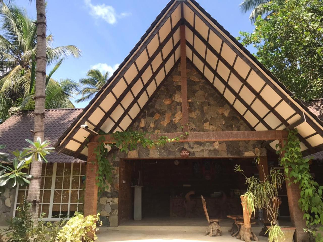 Coco Village Hotel Chilaw Bagian luar foto