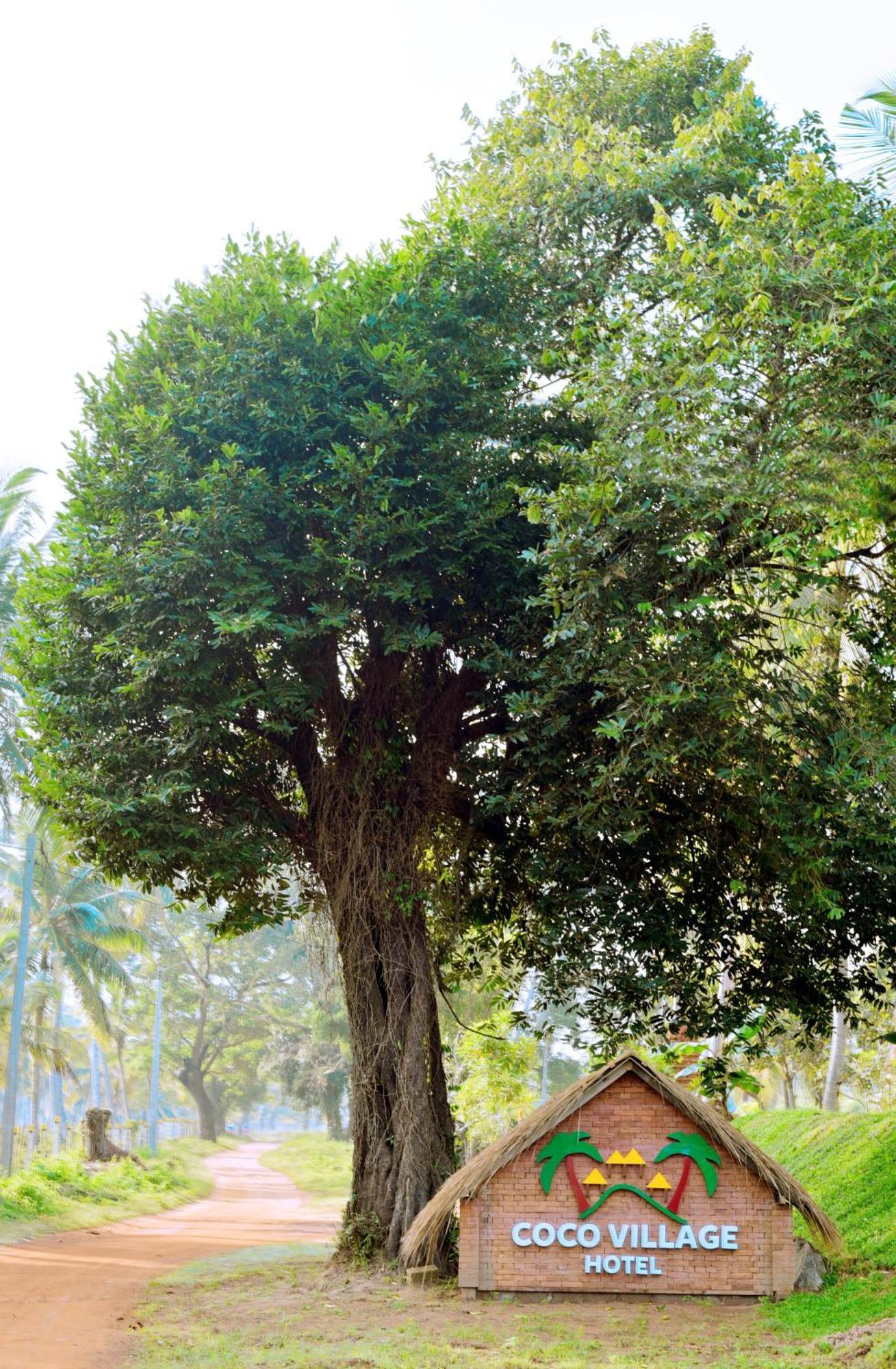 Coco Village Hotel Chilaw Bagian luar foto